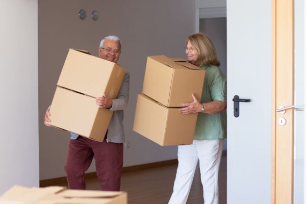 retired couple using self storage on the gold coast
